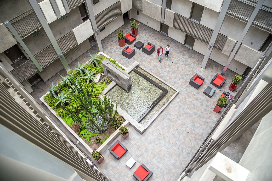 West-Los-Angeles-Apartments-NMS-1759-Beloit-Courtyard